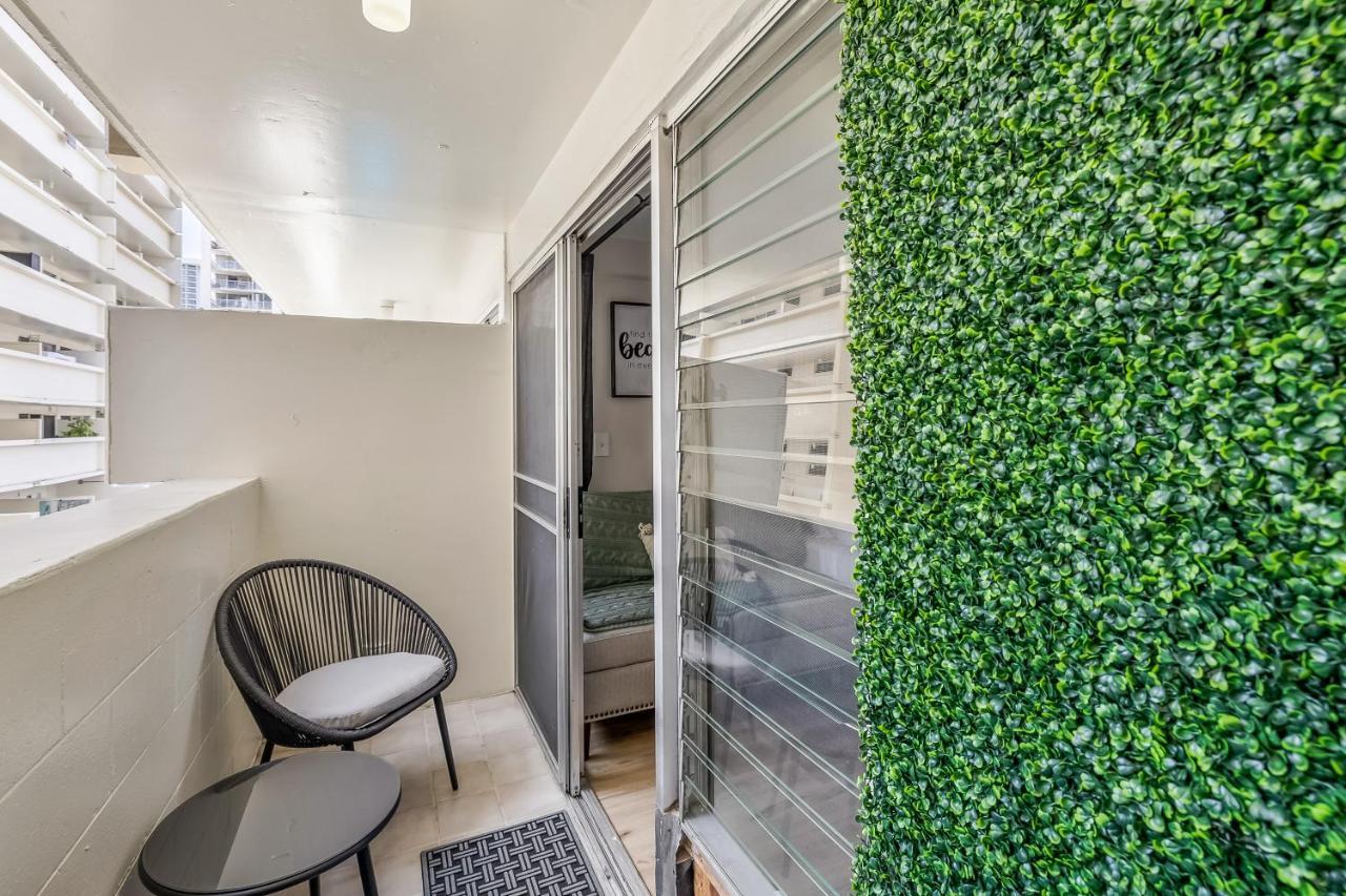 Bright & Cozy Condo Unit With Balcony! Гонолулу Екстер'єр фото